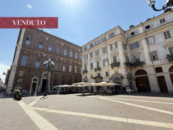 PIAZZA CARIGNANO 8 – MQ. 120 CON SPLENDIDO AFFACCIO