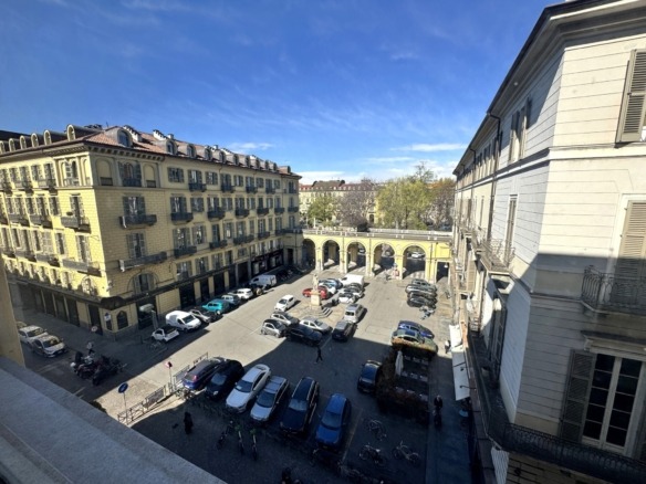 VIA LAGRANGE 45 – MQ. 136 AL PIANO ALTO
