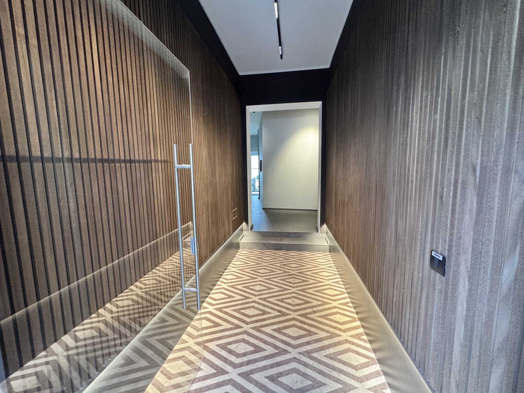 VIA CELLINI 31 – MQ. 118 RECENTISSIMI CON TERRAZZO E IN CLASSE “B”