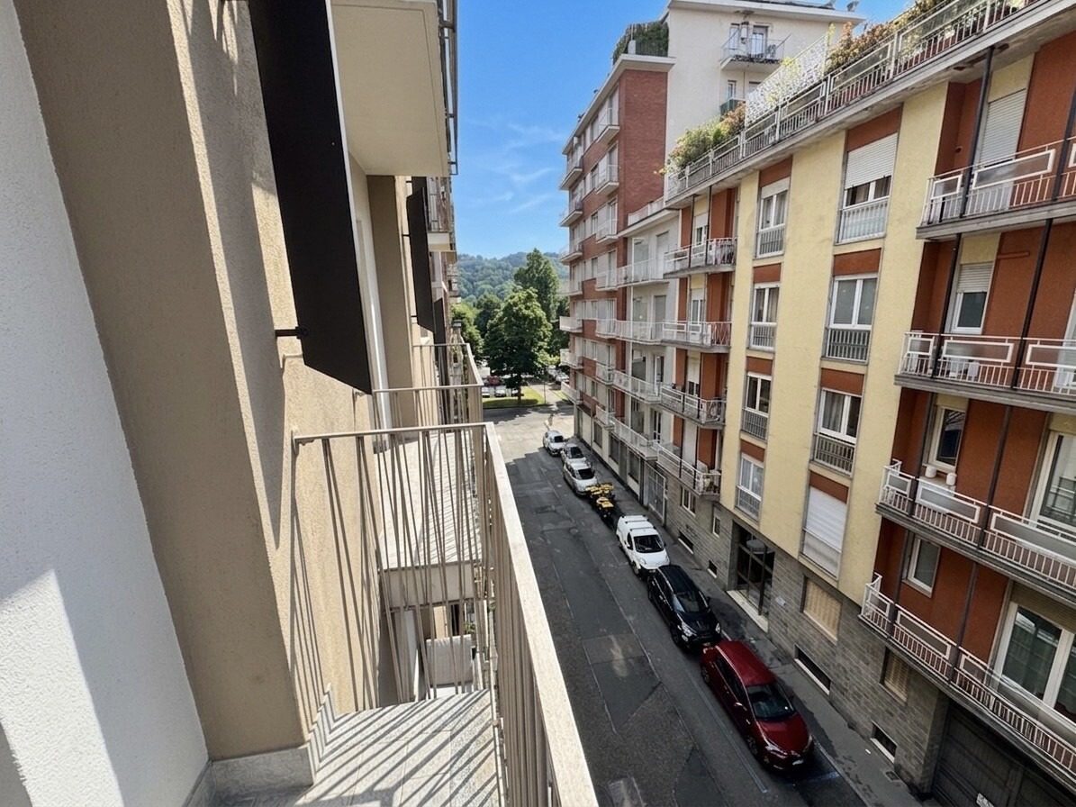 VIA CELLINI 31 – MQ. 118 RECENTISSIMI CON TERRAZZO E IN CLASSE “B”