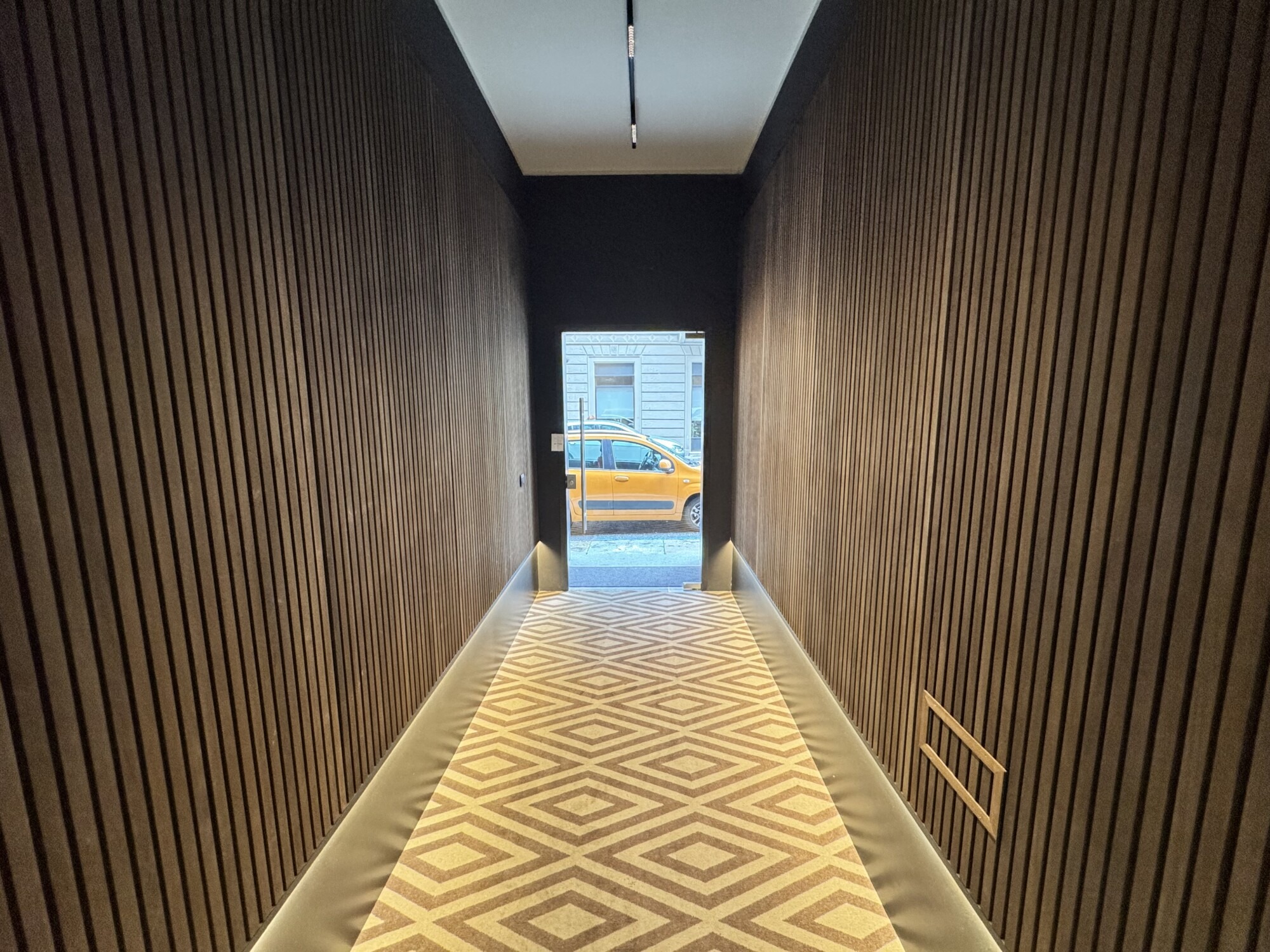 VIA CELLINI 31 – MQ. 118 RECENTISSIMI CON TERRAZZO E IN CLASSE “B”