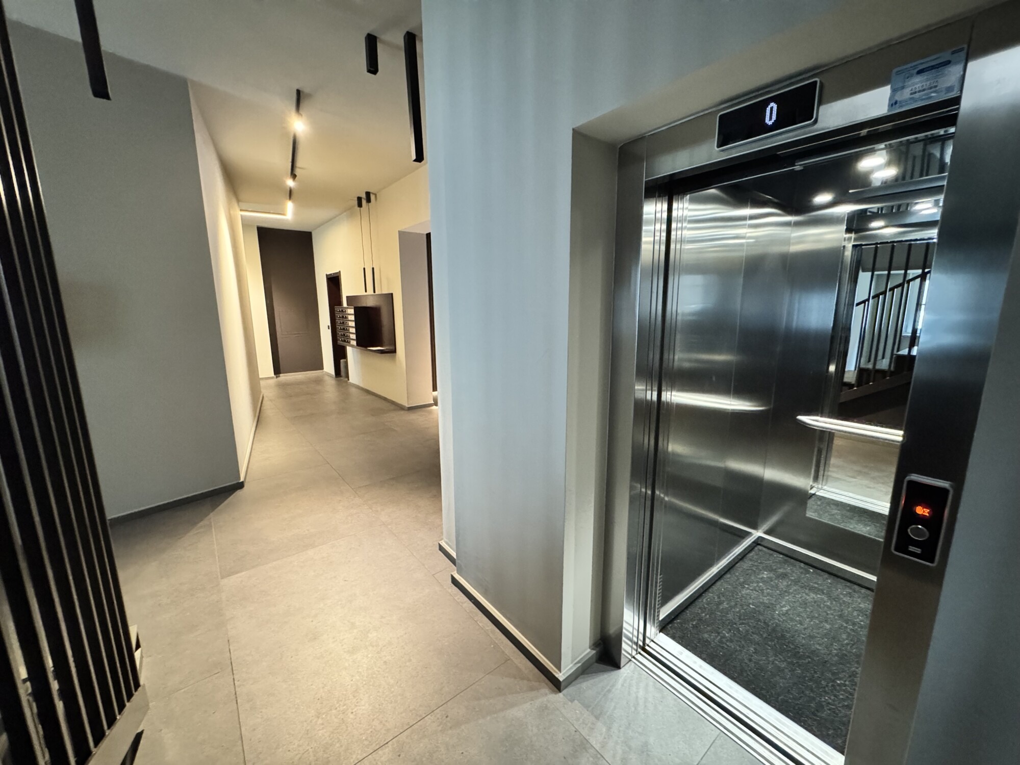 VIA CELLINI 31 – MQ. 118 RECENTISSIMI CON TERRAZZO E IN CLASSE “B”