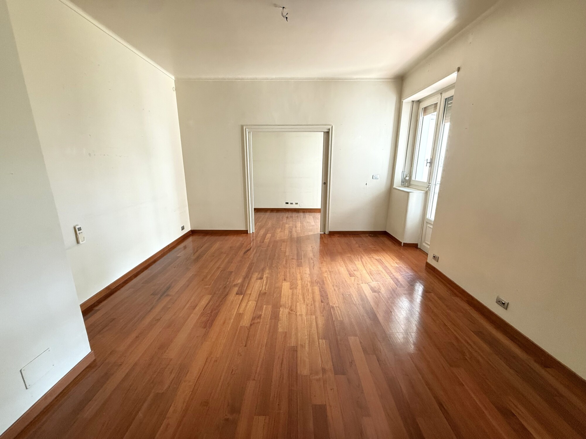 SPLENDIDO APPARTAMENTO DI MQ. 221 IN STABILE SIGNORILE