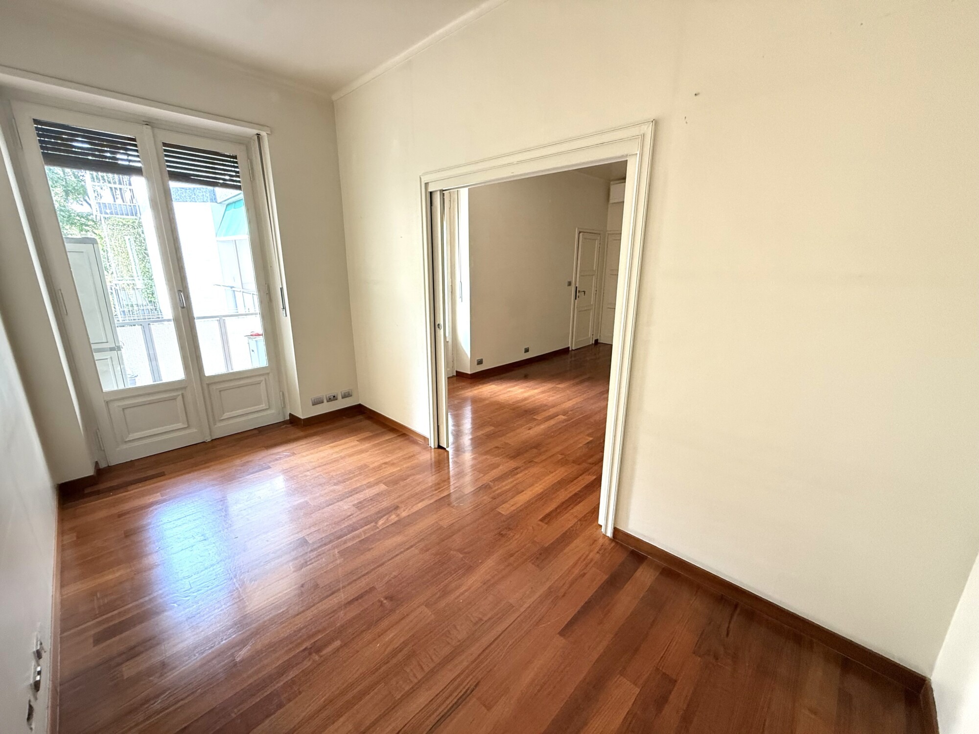 SPLENDIDO APPARTAMENTO DI MQ. 221 IN STABILE SIGNORILE