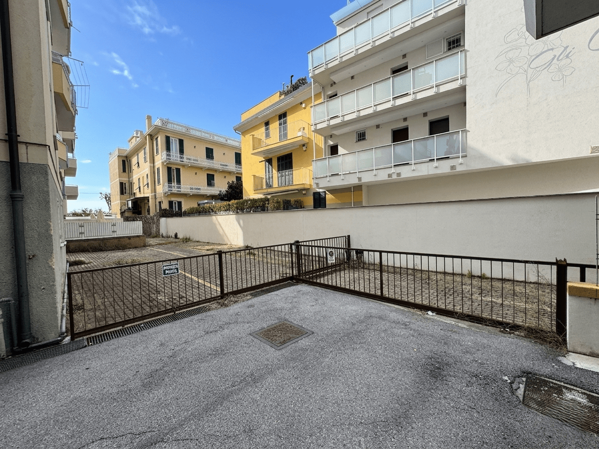 BORGO BARUSSO – BILOCALE CON POSTO AUTO A 50 METRI DAL MARE