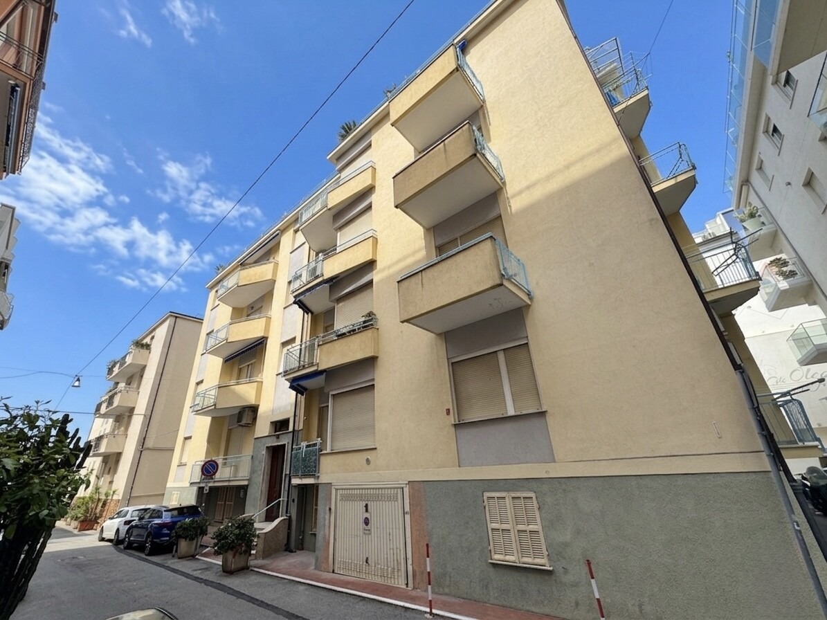 BORGO BARUSSO – BILOCALE CON POSTO AUTO A 50 METRI DAL MARE