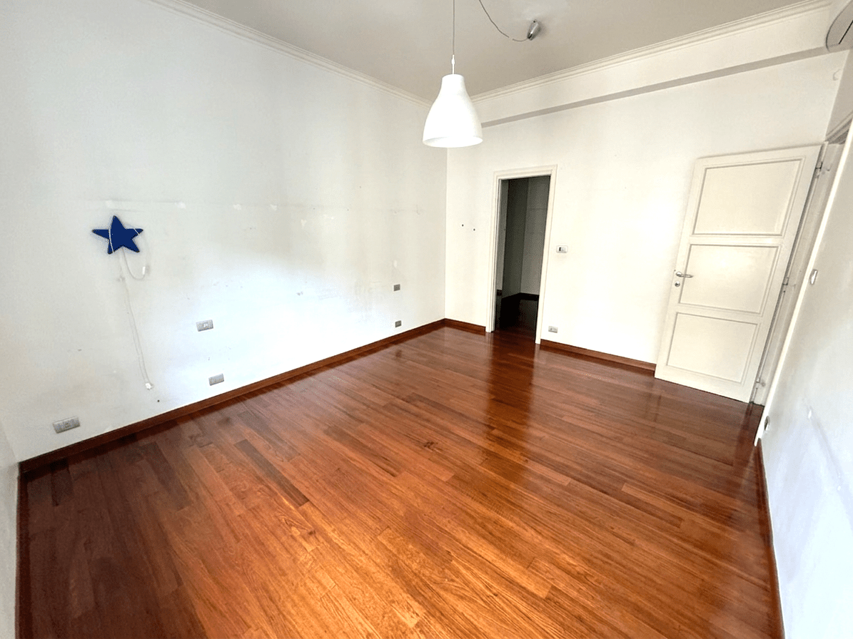 SPLENDIDO APPARTAMENTO DI MQ. 221 IN STABILE SIGNORILE