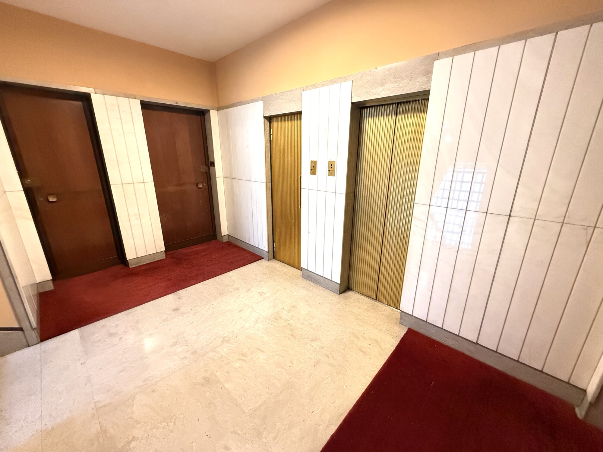 SPLENDIDO APPARTAMENTO DI MQ. 221 IN STABILE SIGNORILE