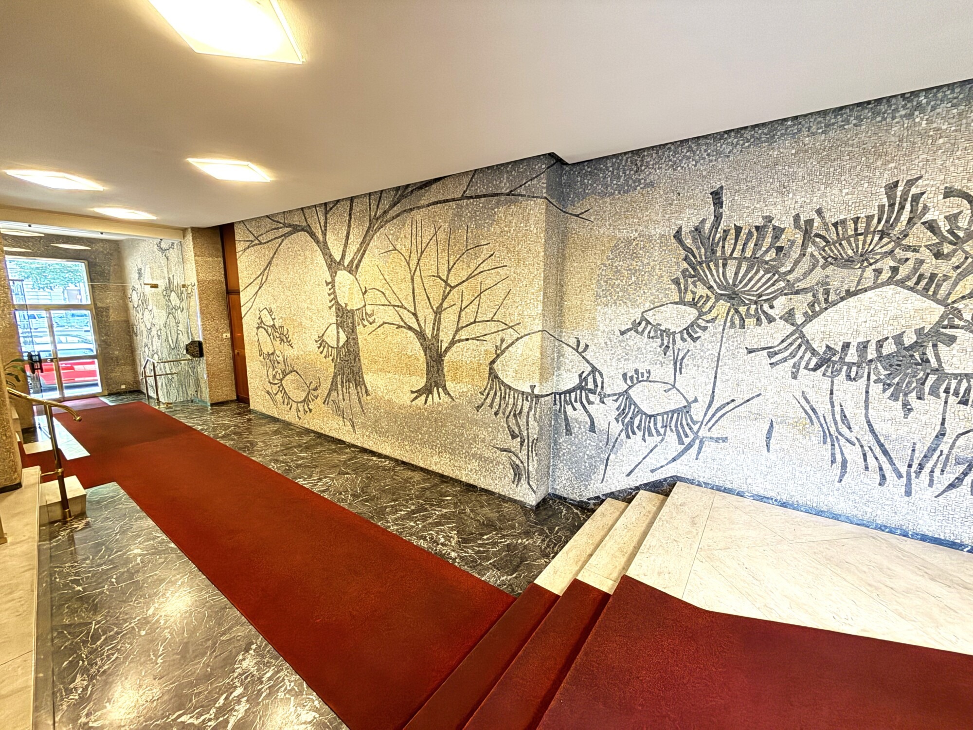 SPLENDIDO APPARTAMENTO DI MQ. 221 IN STABILE SIGNORILE