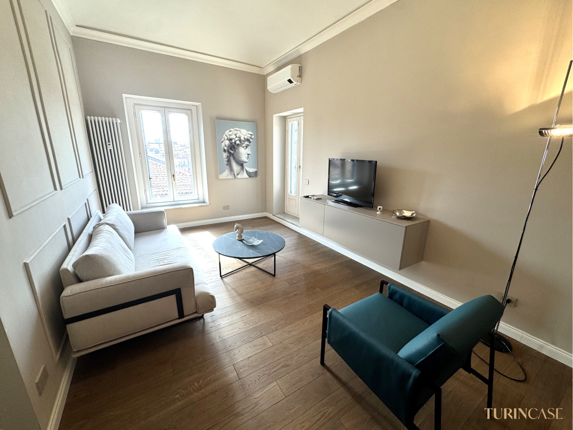 APPARTAMENTO DI PREGIO CON TERRAZZO