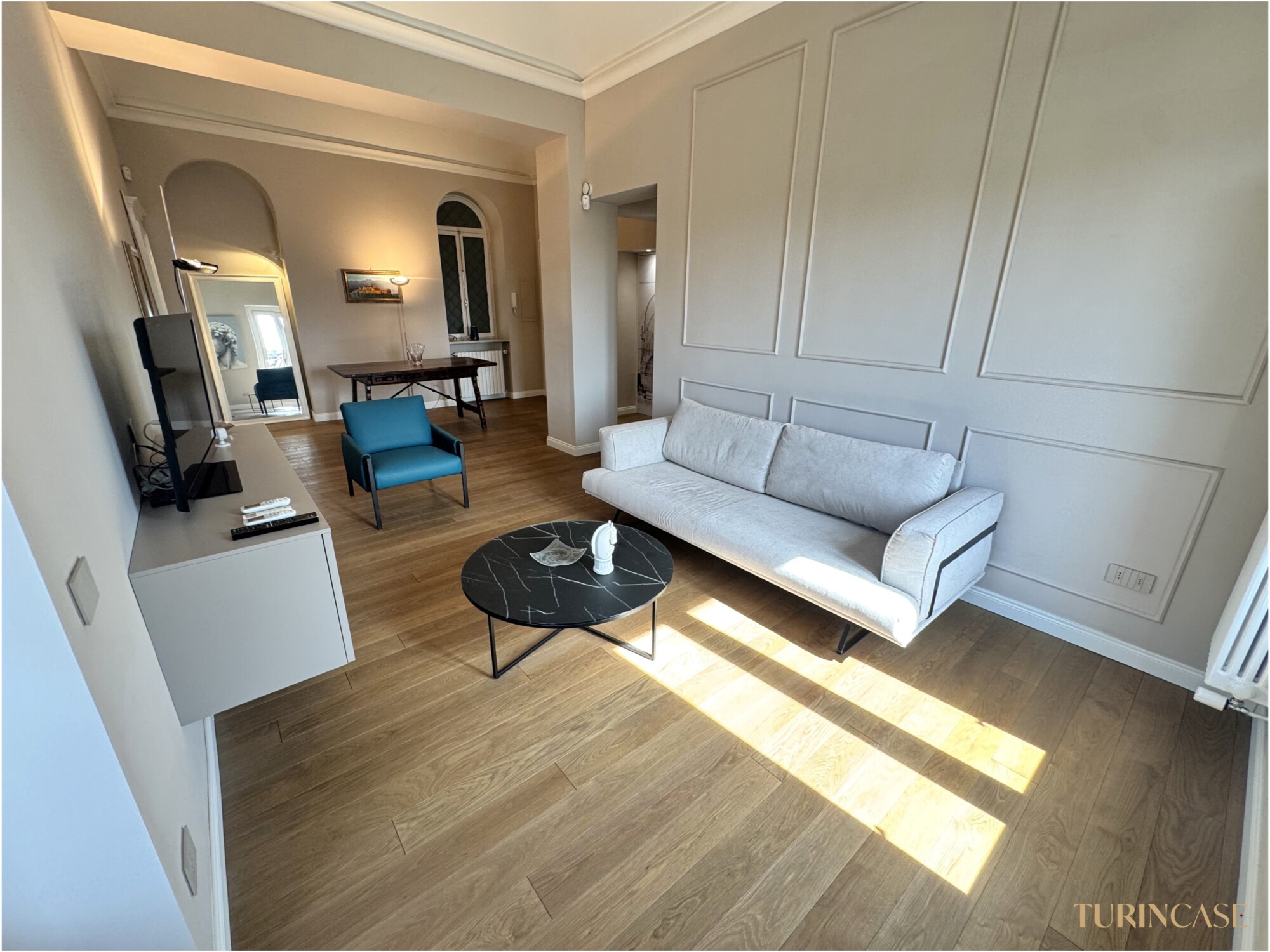 APPARTAMENTO DI PREGIO CON TERRAZZO
