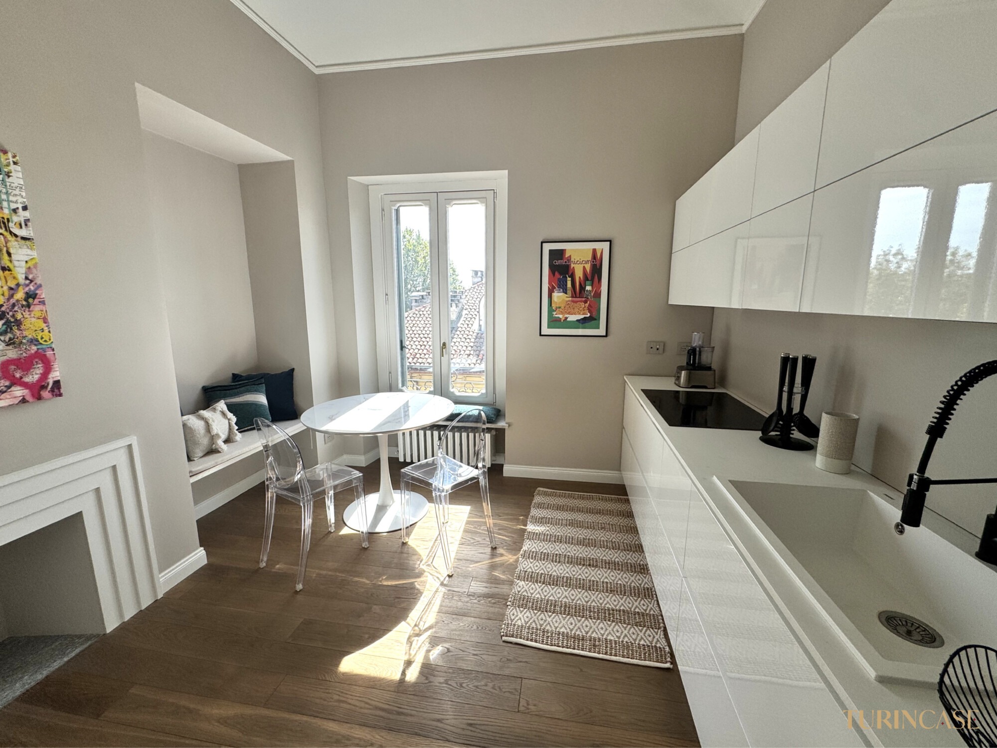 APPARTAMENTO DI PREGIO CON TERRAZZO