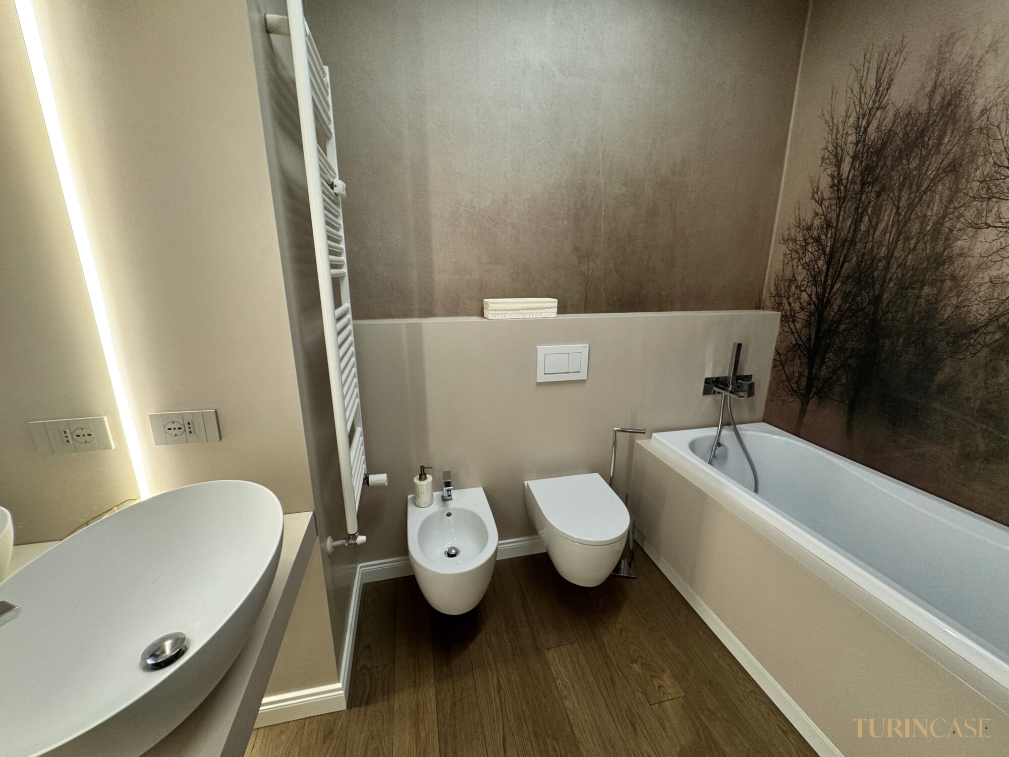 APPARTAMENTO DI PREGIO CON TERRAZZO
