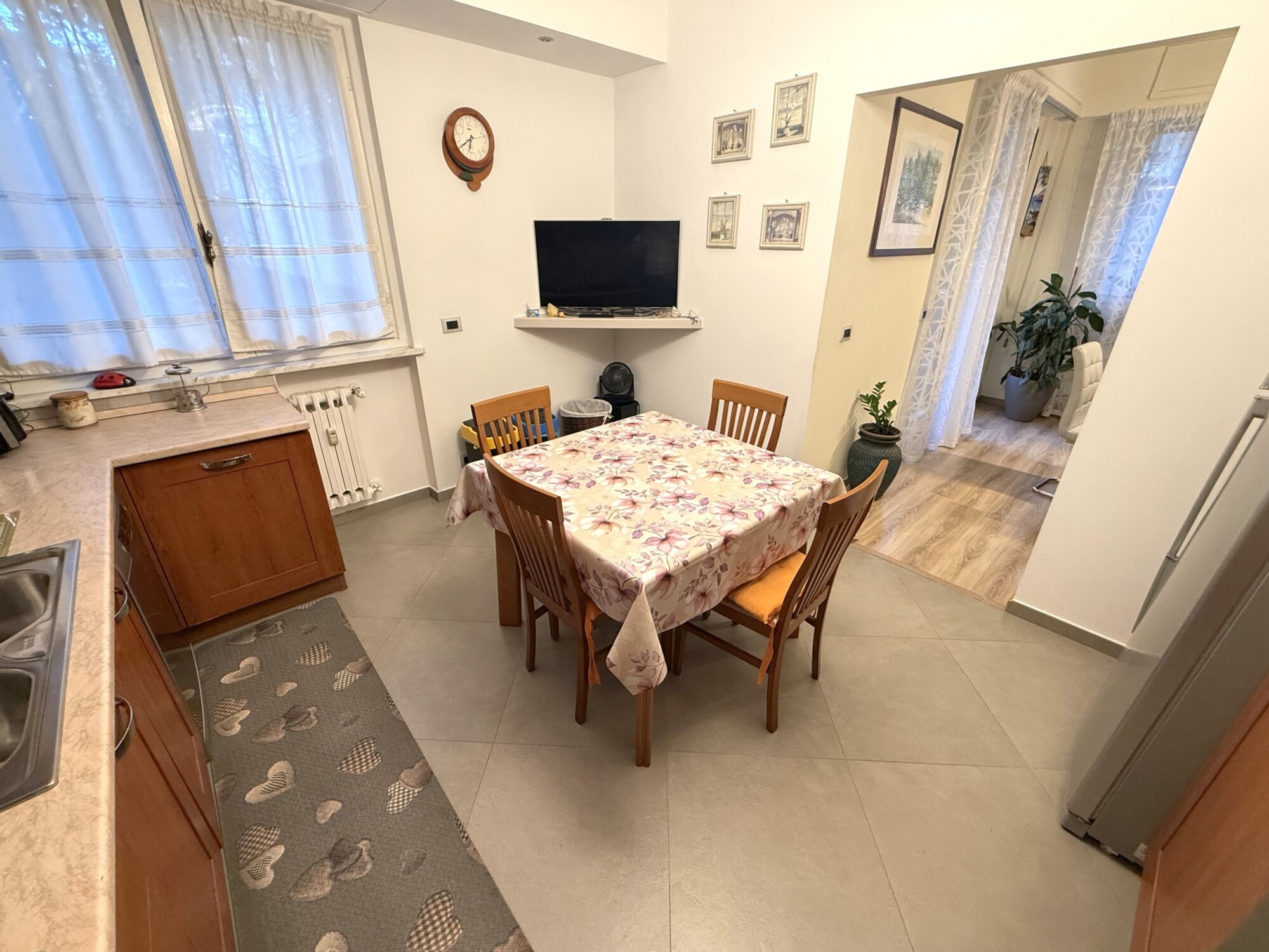 QUADRILOCALE CON BOX AUTO IN PICCOLA PALAZZINA