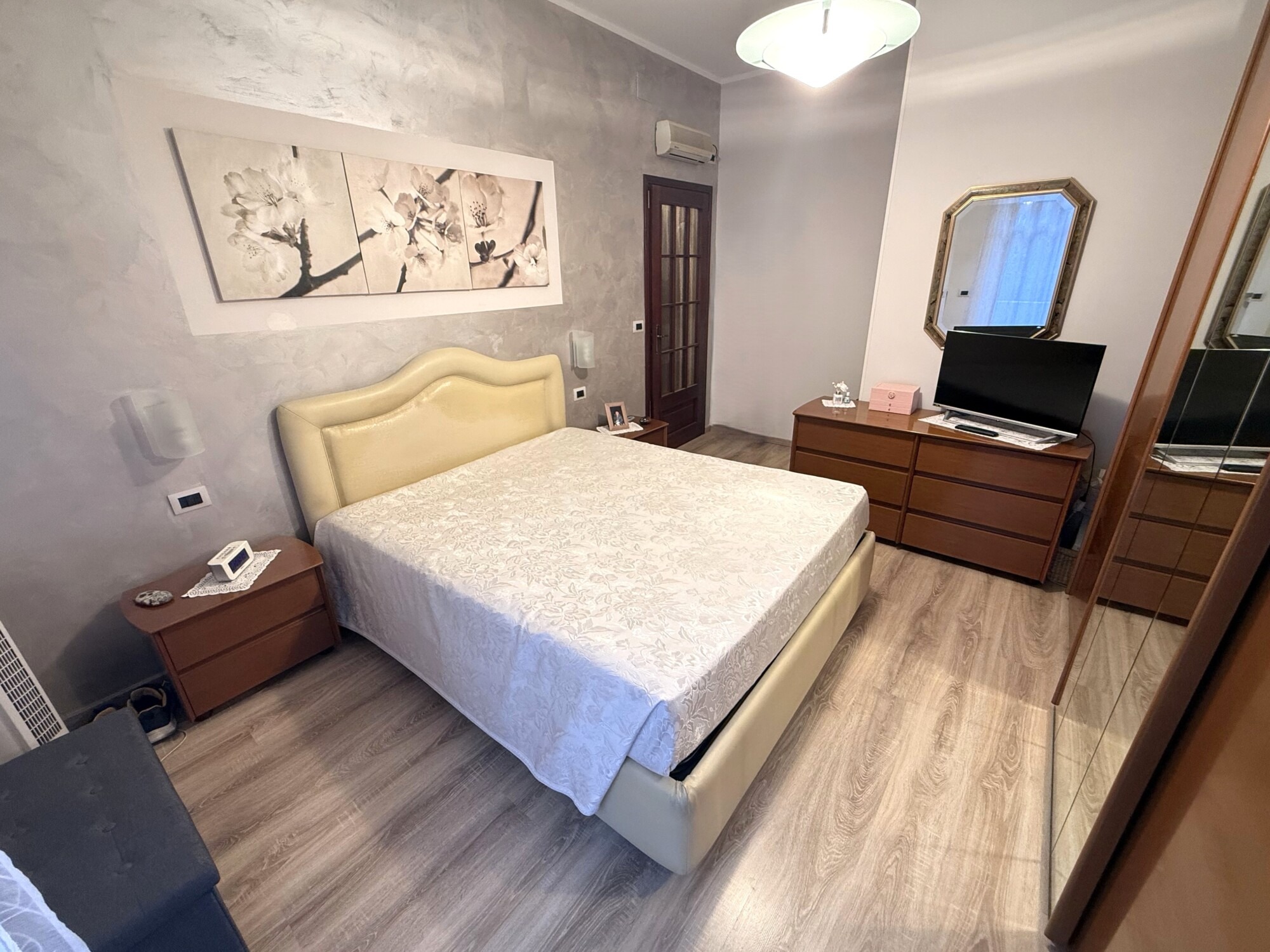 QUADRILOCALE CON BOX AUTO IN PICCOLA PALAZZINA