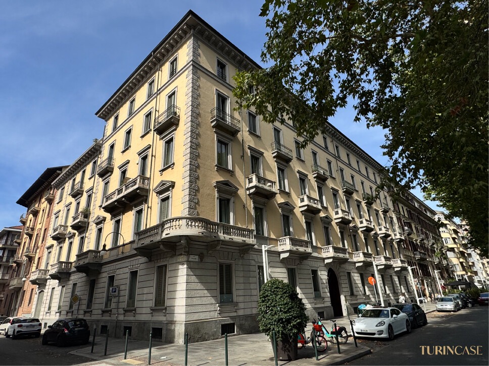 APPARTAMENTO DI PREGIO CON TERRAZZO