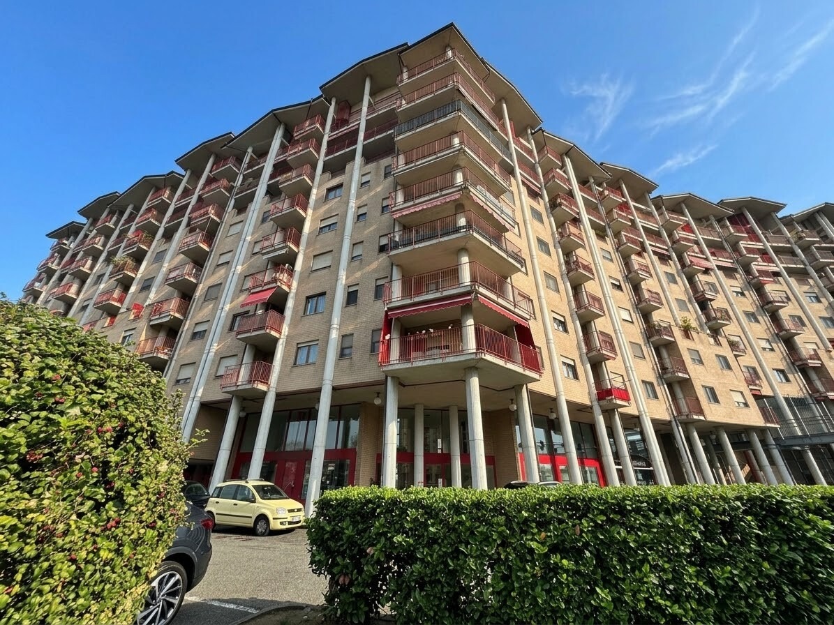 LARGO DELLE ALPI – BILIVELLI MQ. 123 CON TERRAZZO.