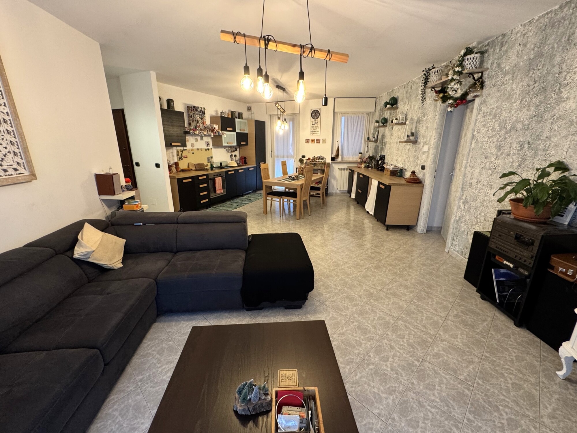 LARGO DELLE ALPI – BILIVELLI MQ. 123 CON TERRAZZO.