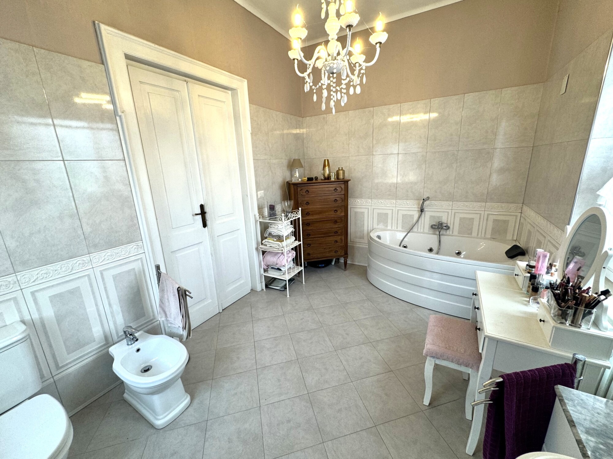 VILLETTA IN STILE LIBERTY CON GIARDINO PRIVATO