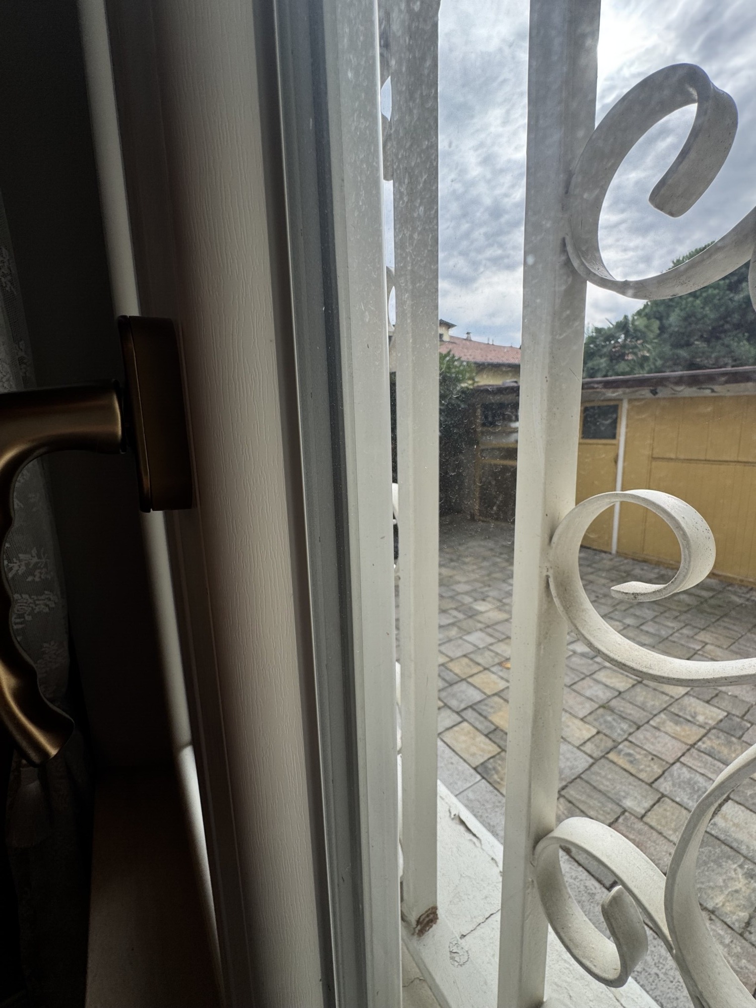 VILLETTA IN STILE LIBERTY CON GIARDINO PRIVATO