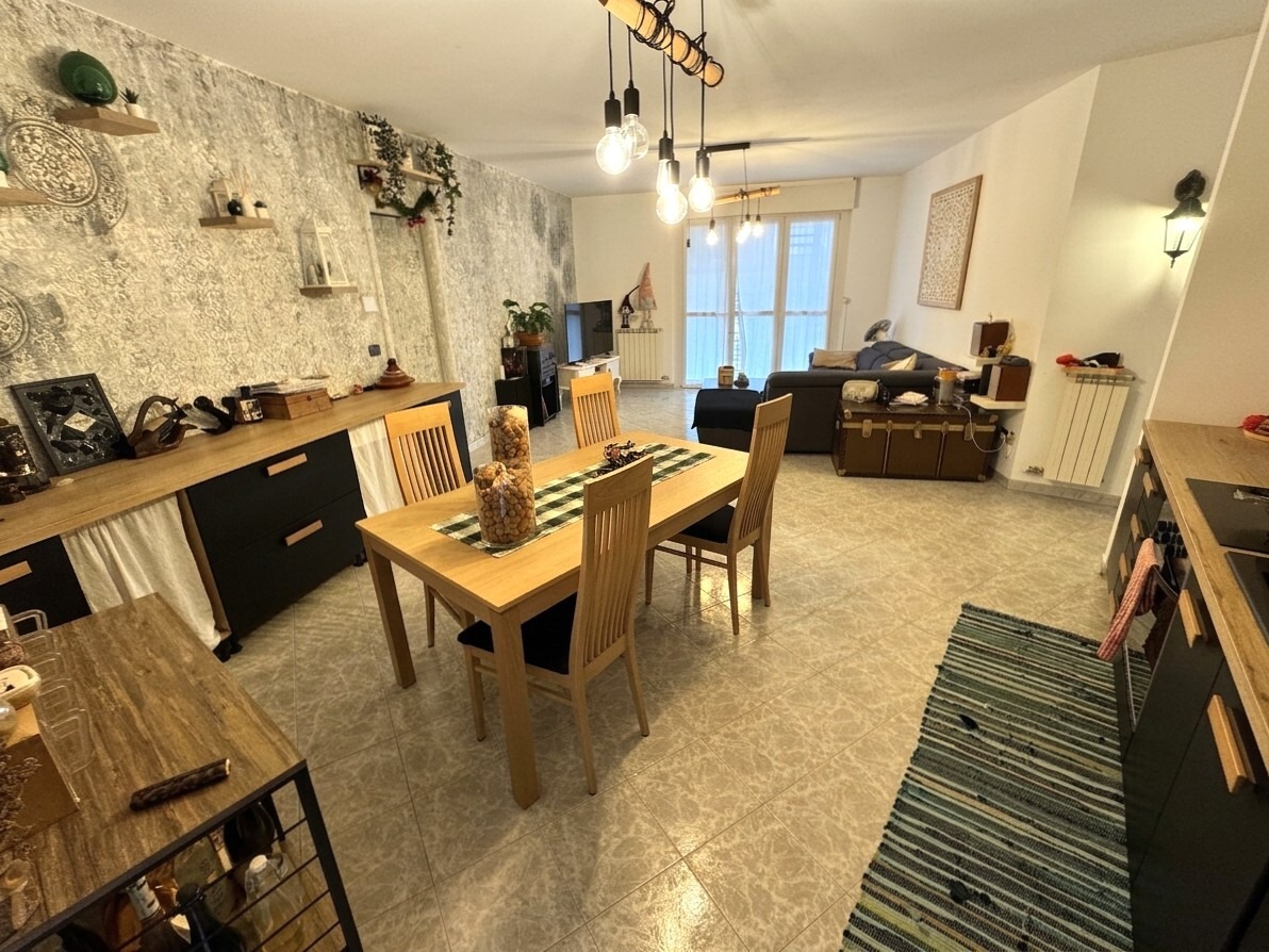LARGO DELLE ALPI – BILIVELLI MQ. 123 CON TERRAZZO.